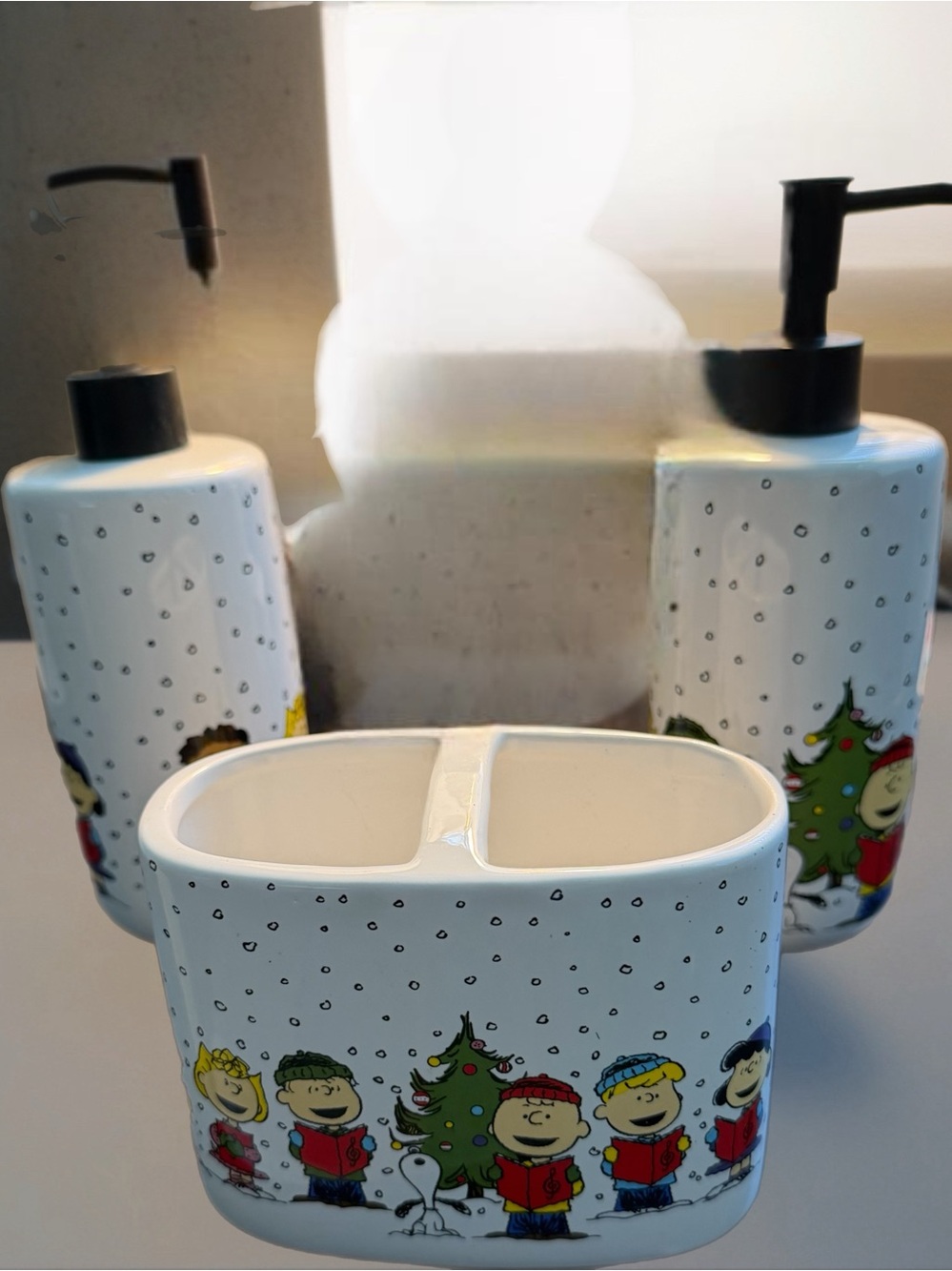 Peanut Snoopy and Friends Christmas 3 Pce Bath Set 2 Dispenser Toothbrush Holder